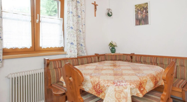 Spacious Apartment in Wagrain With Balcony, Rezerwuj Apartament Hotele w Salzburg z parkingiem, Parking