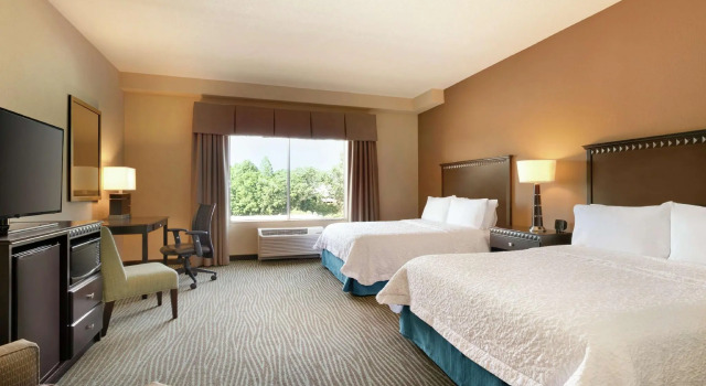 Четырёхместный номер Standard Hampton Inn and Suites Parkersburg Downtown