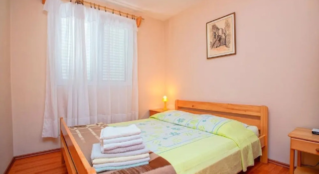 Apartments Villa Maria, Забронировать Апартаменты/квартира Отели Врбоска с парковкой, рядом с Частный Пляж «Виллы Эмма», Парковка