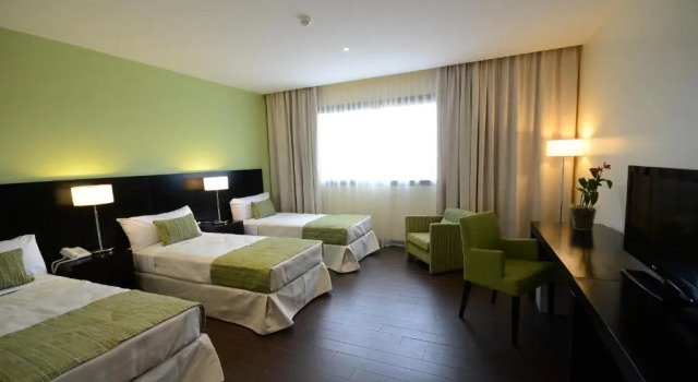 Трёхместный номер Standard Grand Crucero Hotel