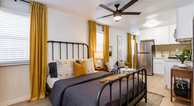 Live Like a Local - Studio With Huge Backyard