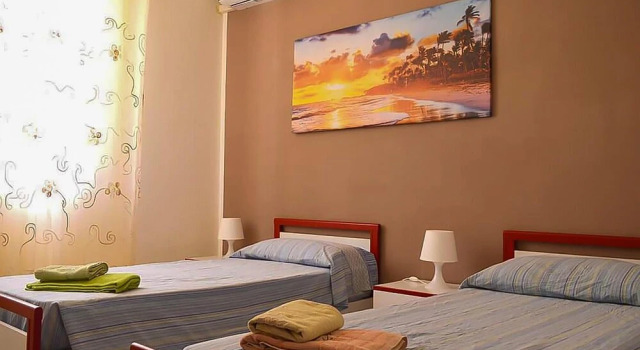 Beautiful Apartment in Noto With Wifi and 2 Bedrooms, Book Apartment Hotels in Sicily with Parking, Parking