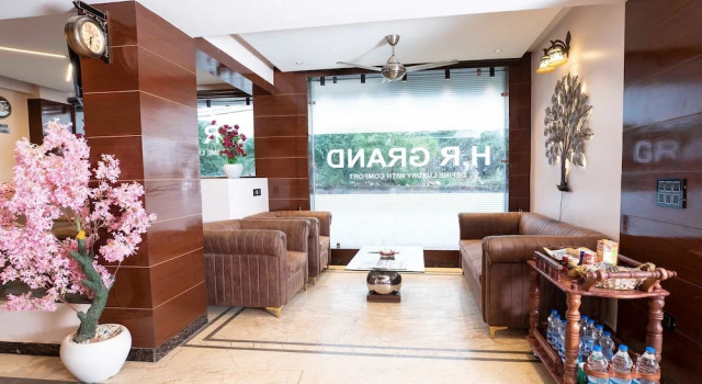 HR Grand Hotel, Забронировать Отель Отели Нью-Дели с завтраком, Завтраки