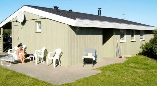 Коттедж Serene Holiday Home in Løkken Jutland near Beach