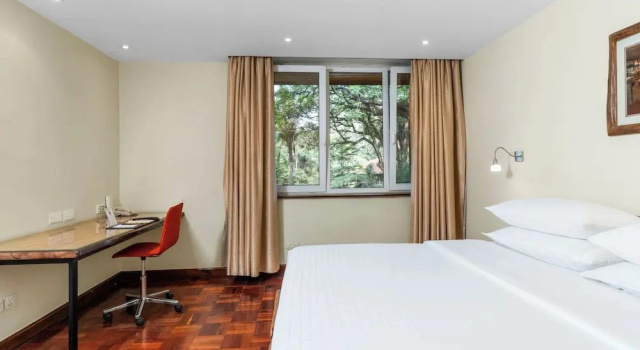 Семейный люкс с видом на сад Отель Best Western Nairobi Upper Hill