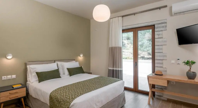 Aloni Villa, an Authentic Countryside Retreat, By ThinkVilla, Забронировать Отель Asigonía периферийная единица Ханья