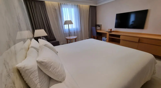 Двухместный номер Deluxe с видом на город Pinegrove Hotel