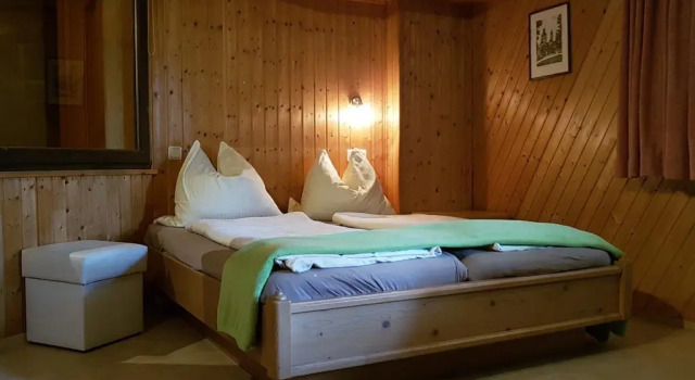 Hotel Reiterhof-Altmühlsee, Varaa Hotelli Hotellit Baijeri pysäköinnillä, Pysäköinti