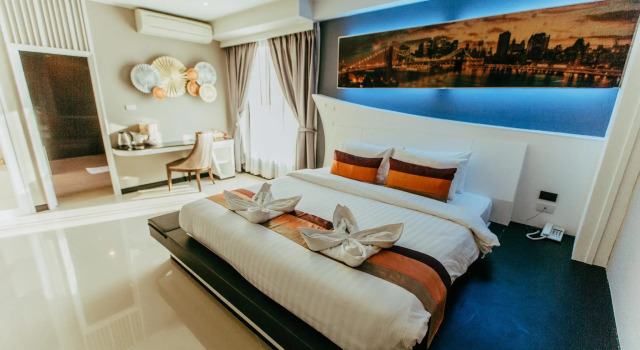 Номер Deluxe Mantra Varee Hotel