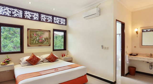 The Batu Belig Hotel & Spa, Rezervovat Lázně / Resort Hotely v Bali se snídaní, Snídaně