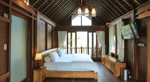 Вилла Raja Woods Villa