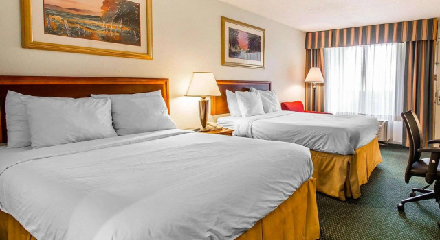 Четырёхместный номер Standard Clarion Inn & Suites Dothan South