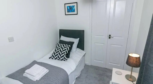 Cunningham Lodge, Забронировать Отель Хатфилд Хартфордшир, рядом с Университет Хартфордшира
