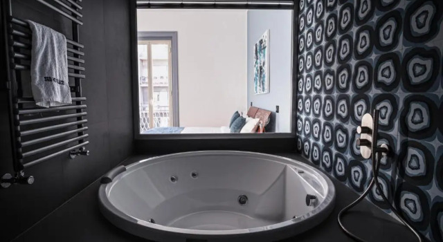 Deluxe suite 360ME Palace