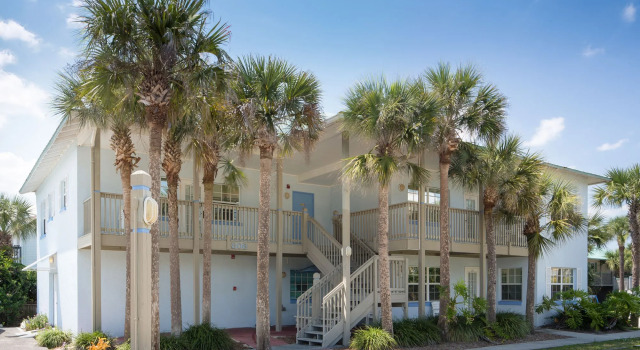 Coconut Palms Beach Resort II, an Ascend Collection Hotel, Забронировать Курортный отель Нью-Смирна-Бич Daytona Beach Area, рядом с Общественная объединённая методистская церковь Коронадо