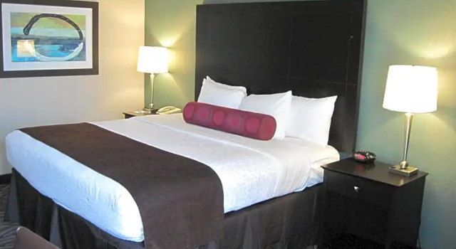 Двухместный номер Standard с видом на внутренний двор Best Western Plus Kingston Hotel and Conference Center