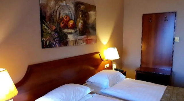 Standardowy pokój Royal Hotel