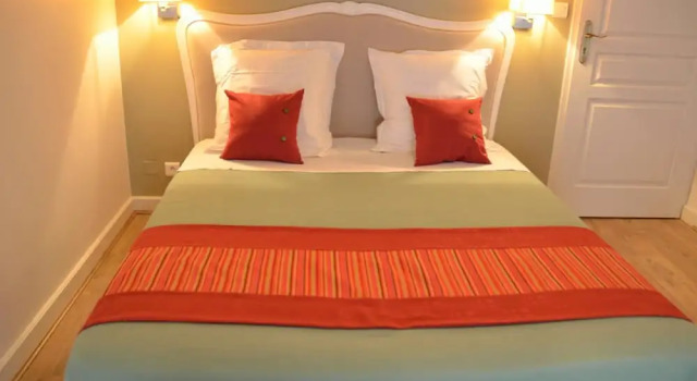 Le Jardin des pierres dorées, Prenota Hotel Marcy Alvernia