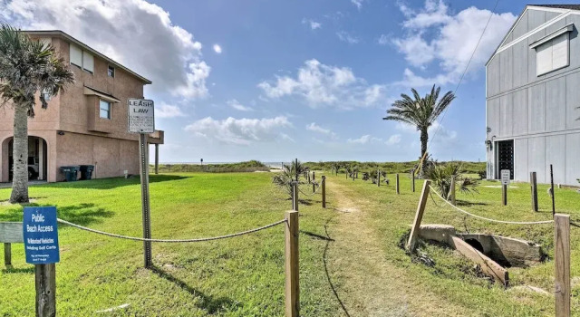 1 Block to Beach: Family Getaway in Galveston!