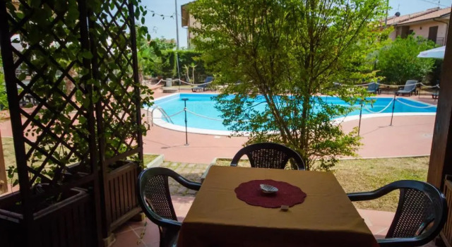 Трёхместный номер Standard с видом на бассейн Hotel Duca Della Corgna