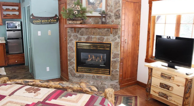 Fawn Valley Inn: 157, Забронировать Отель Отели Rocky Mountain National Park с бассейном, Бассейн