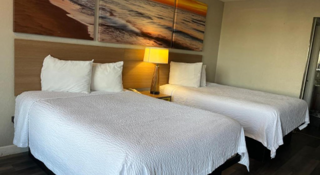Номер Deluxe Days Inn & Suites by Wyndham Dayton North