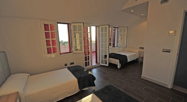 5 Rooms 5 baños Acceso Playa 2 Free Parking, Забронировать Апартаменты/квартира Апартаменты Роты, Апартаменты/квартира