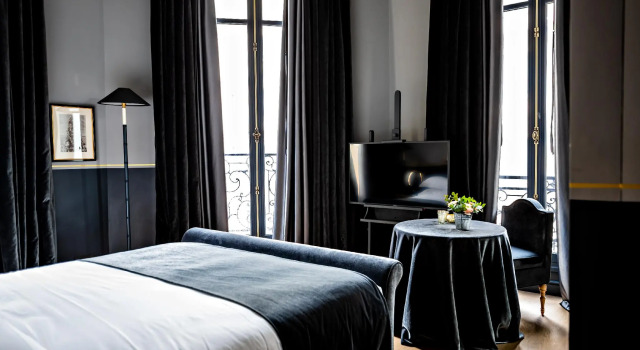 Двухместный номер Deluxe с балконом Monsieur George Hotel & Spa - Champs-Elysées