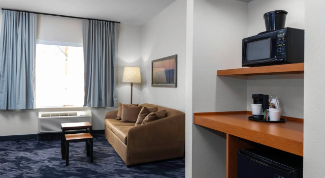 Двухместная студия Fairfield Inn & Suites by Marriott Wichita Downtown