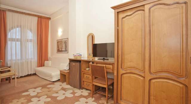Vila Camelia, Забронировать Отель Отели Синая с парковкой, рядом с Замок Пелеш, Парковка