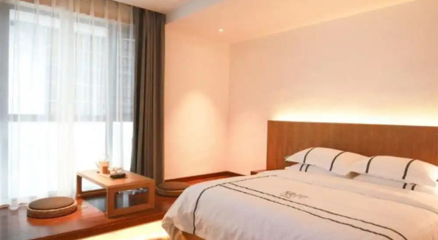 Номер Standard Yinlu Bedroom Fenghuang Hongqiao Shop
