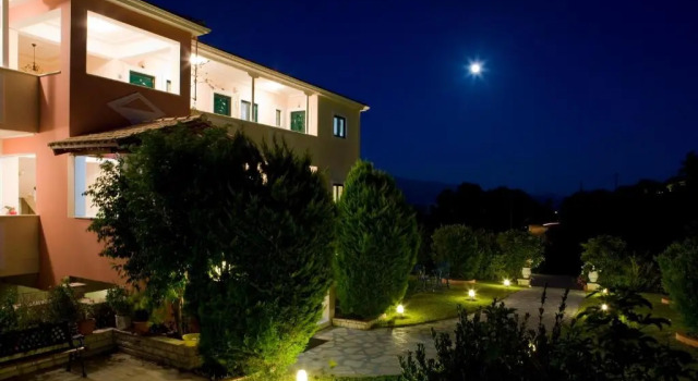Студия Aristea Apartments