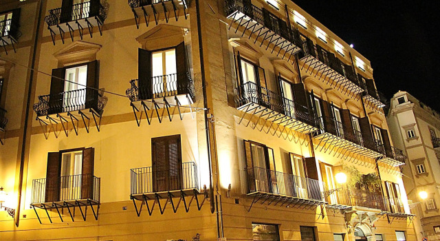 NH Collection Palermo Palazzo Sitano, Забронировать Отель Палермо Сицилия, рядом с Palazzo Ajutamicristo