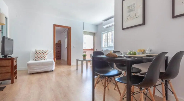 Апартаменты Apartamento luminoso y acogedor en Sevilla. A/C.
