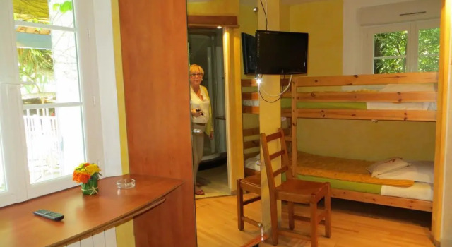 Le Mas de la Frigoulette, Забронировать Отель Отели в центре Санари-сюр-Мер, в центре