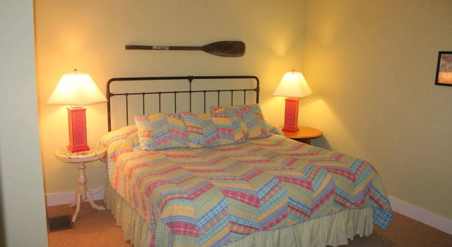 Captain's Cottage Suites, Varaa Lomakoti Grand Haven Michigan