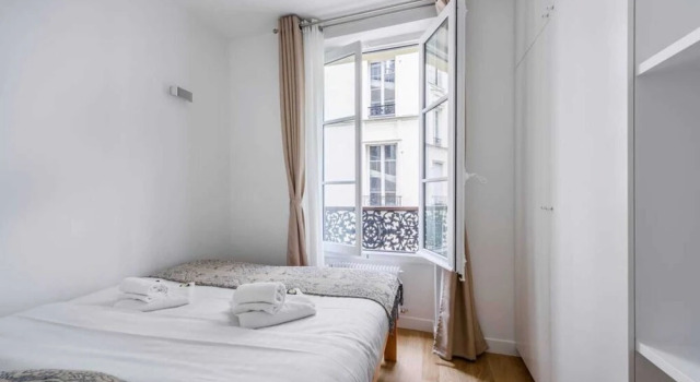 Luxury 4-bdr Apartment Near Saint-germain-des-prés, Забронировать Апартаменты/квартира Париж Иль-де-Франс, рядом с Станция метро Solférino