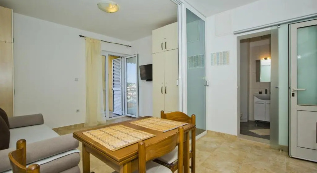 Apartment Lusy, Prenota Appartamento Città di Lesina 