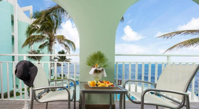 Номер Standard oceanfront Oyster Bay Beach Resort