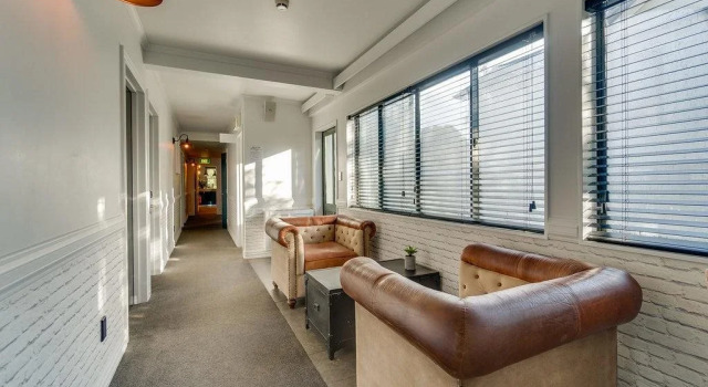 The Innbetween Lodge and Backpackers
