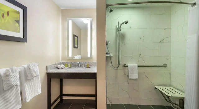 Номер Standard DoubleTree by Hilton Cape Cod - Hyannis