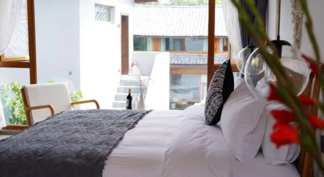Семейный люкс Дуплекс с видом на внутренний двор Lijiang  Humble Tile Abode Guesthouse