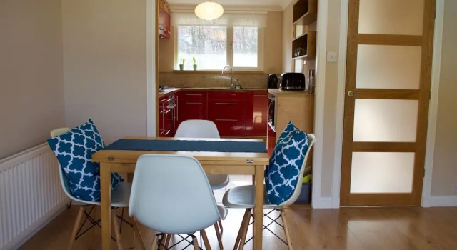 Central Edinburgh Apartment, Забронировать Апартаменты/квартира Эдинбург Midlothian, рядом с Железнодорожный вокзал Эдинбург-Уэверли