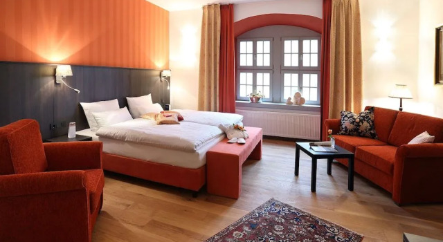 Hotel Garni Schloß Schönberg, Забронировать Отель Отели Бад-Брамбах 4 звезды, 4*