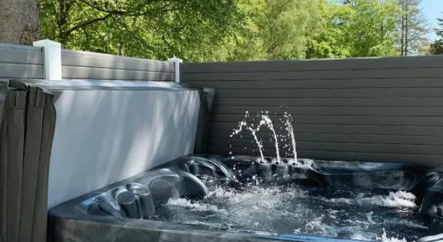 Шале с 2 комнатами Percy Wood Lodges with Hot Tubs