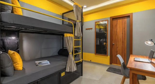 Кровать в общем номере The Hosteller Hyderabad, HITEC City