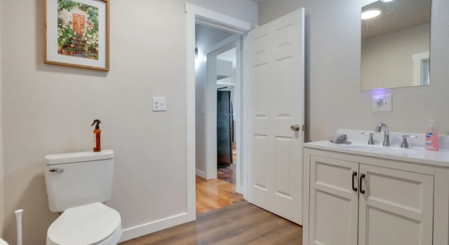 Апартаменты с 3 комнатами с балконом Lafayette Townhome: Cozy Retreat w/ Private Patio