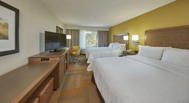 Четырёхместный номер Standard Hampton Inn & Suites Hood River