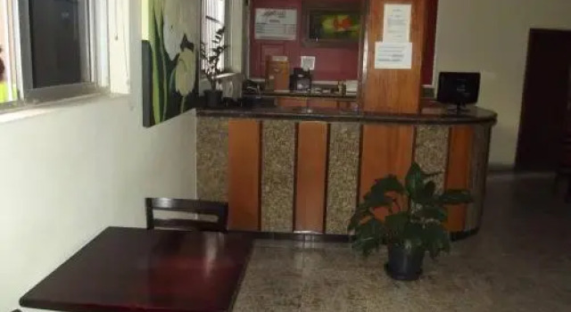 OYO Speciali Hotel, Забронировать Отель Отели Контажен с парковкой, Парковка