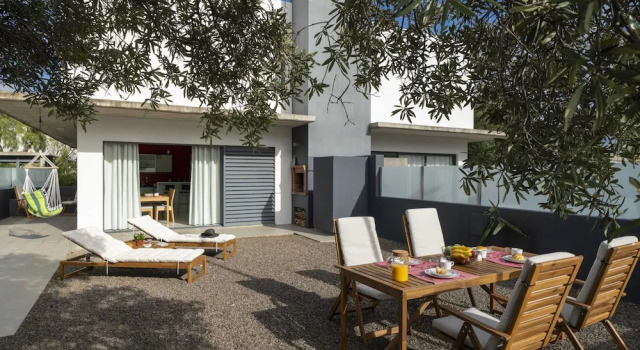 Вилла Vacation Home in Porto Santo, Villa Girassol